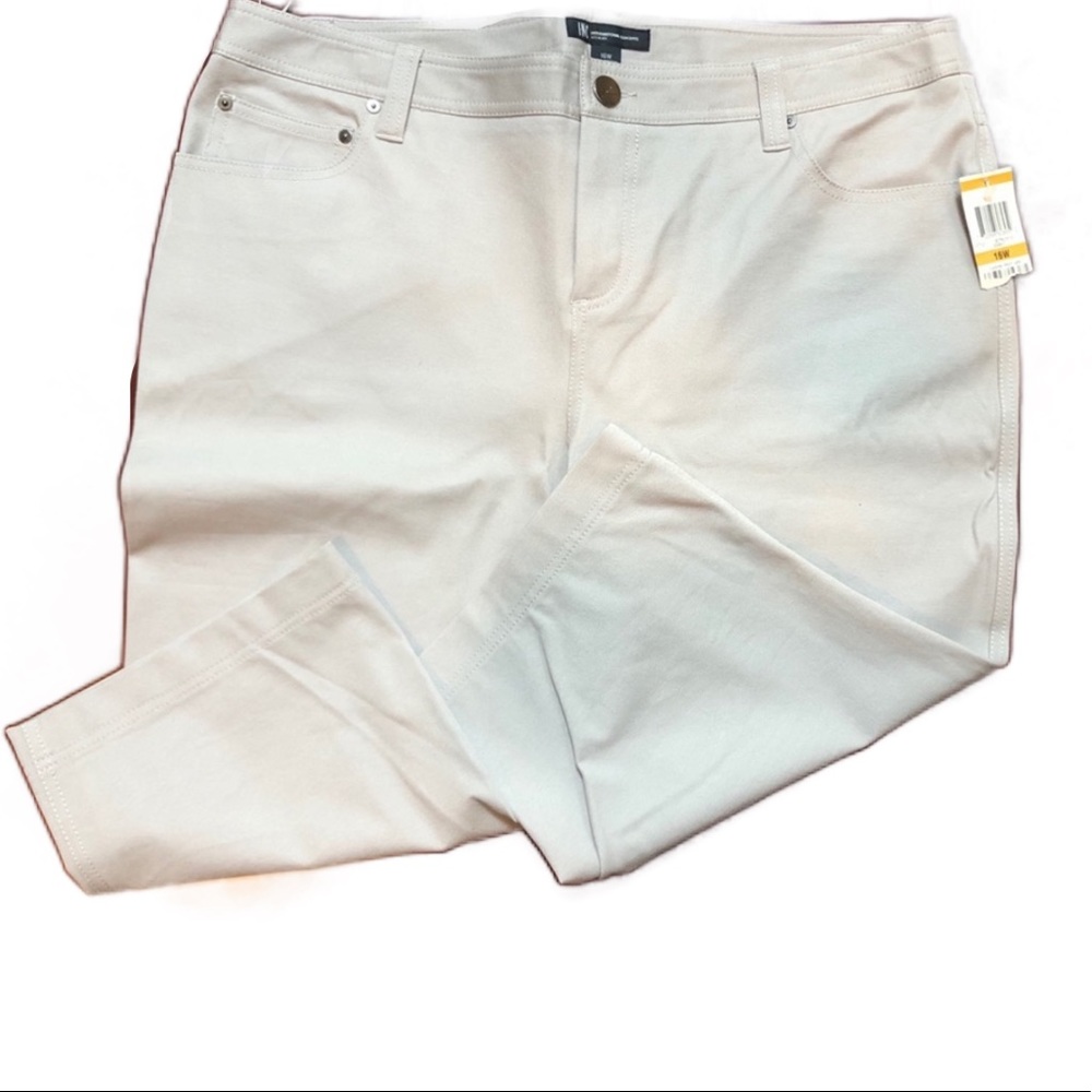 NWT INC capris size 16W